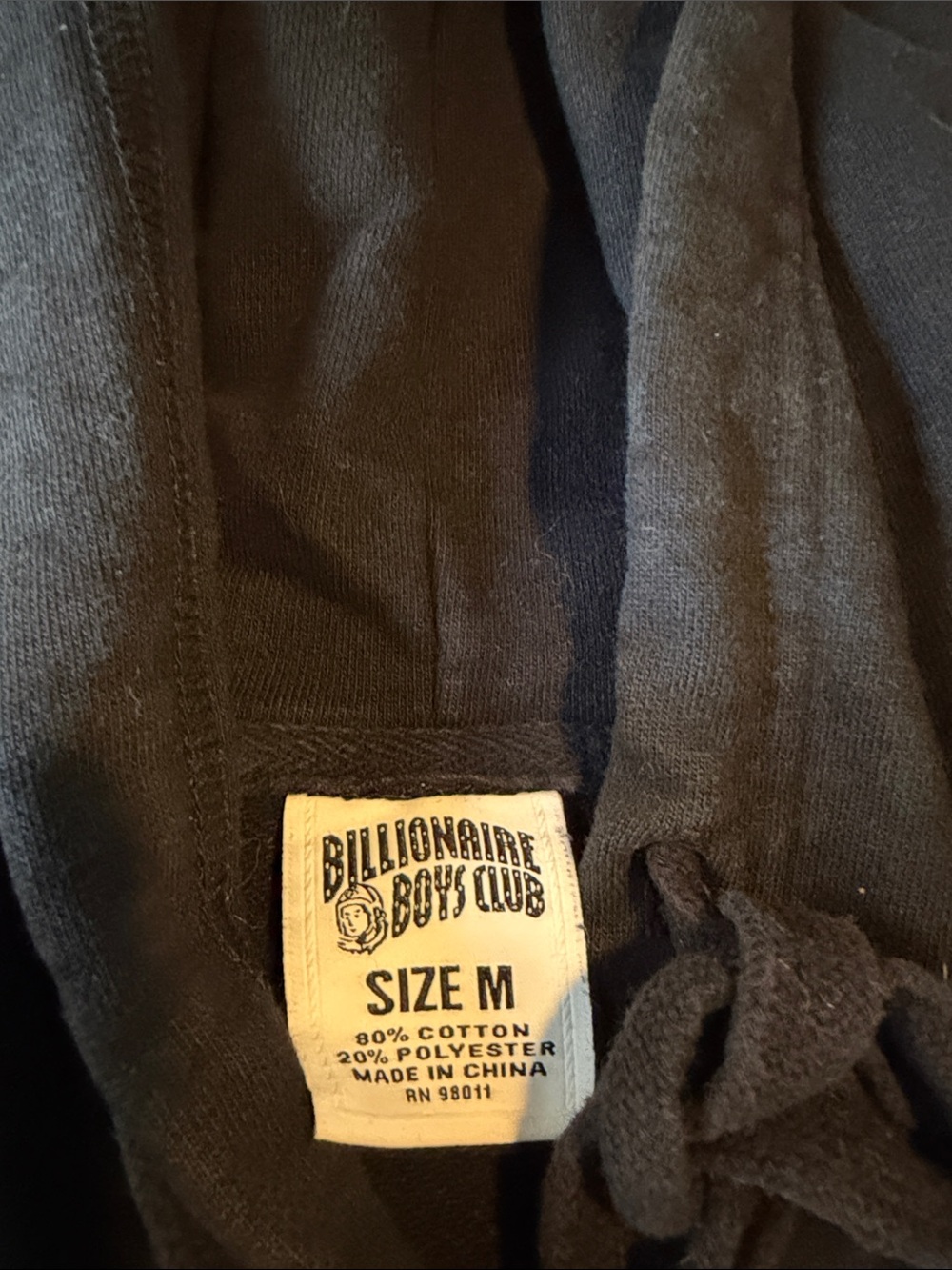 Men Sweater Subcategory Classification - Picture 2 of 3